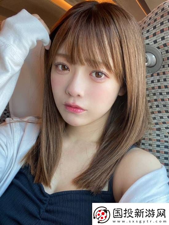 这个身材超狂的**美女还是数学学霸