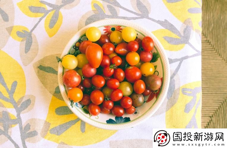 探寻“草莓樱桃丝瓜富二代秋葵榴莲”的奇妙搭配与营养价值
