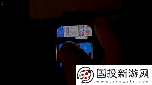 没手机也能摸鱼！大佬将小丑牌移植至Apple