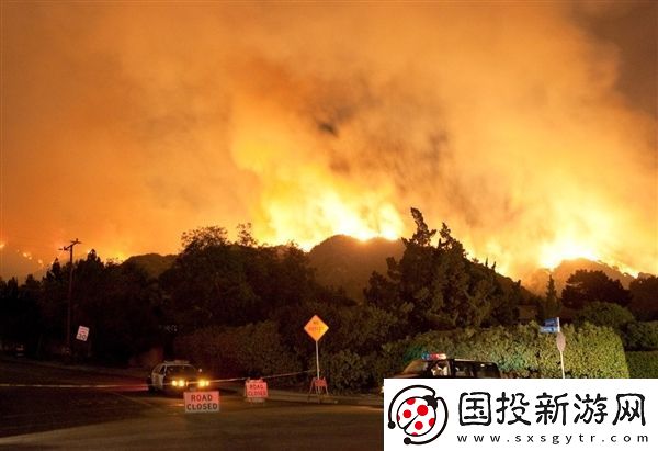 吉林一号晒洛杉矶山火前后卫星图对比
