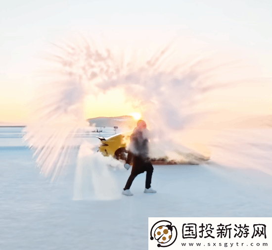 雷军手持加特林提前拜年