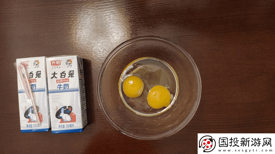 大白兔上的两颗葡萄究竟有何寓意