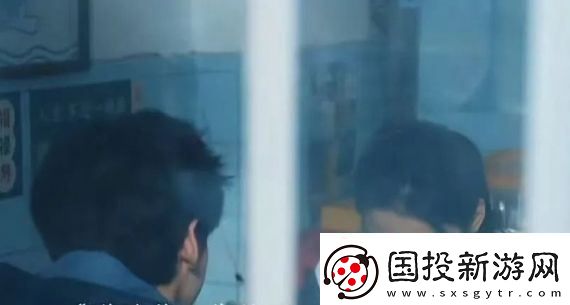 同样表演吃面条