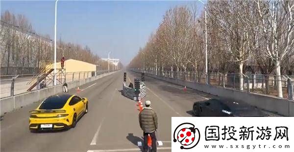 新战神诞生！小米SU7
