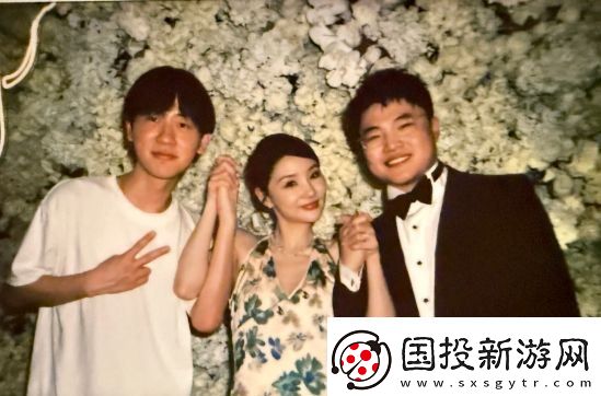 Uzi给老婆补办豪华婚礼