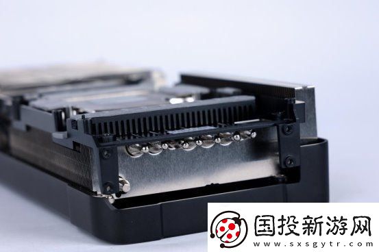 支持DLSS4