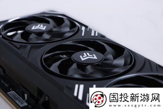 支持DLSS4