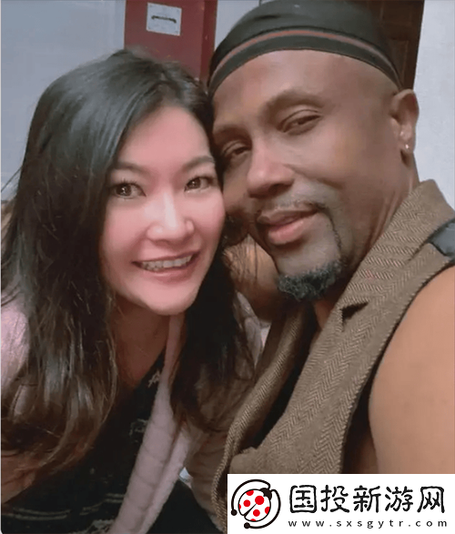 黑人两根硕一起择进